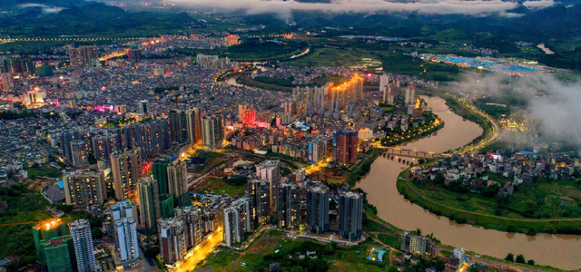 史史就爱说 广东由清远市代管的一个县级市，坐拥医疗机构265个，养老好去处