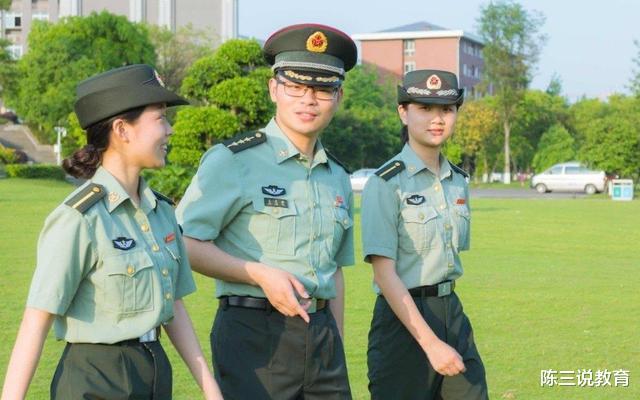 文职|2021年军队文职面向社会招聘，月薪将达到万元，福利待遇都不错