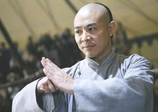 李连杰|李连杰背景有多牛？鲁豫问他爷爷是谁，他：我敢说，你敢播吗？