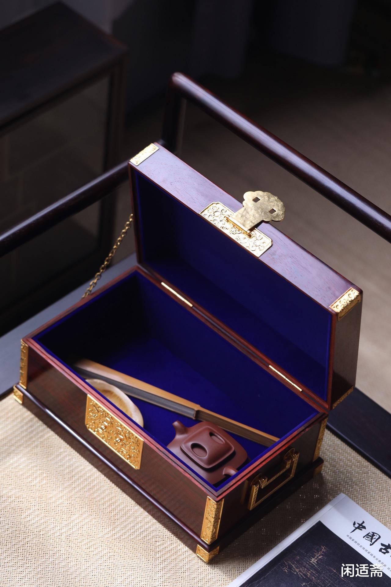 文房|古雅隽永，小叶紫檀全独板满金星，文房箱