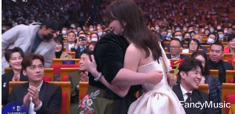 张俪|金鸡奖名单出炉：双张夺“影帝影后”，最佳男配角出乎意料