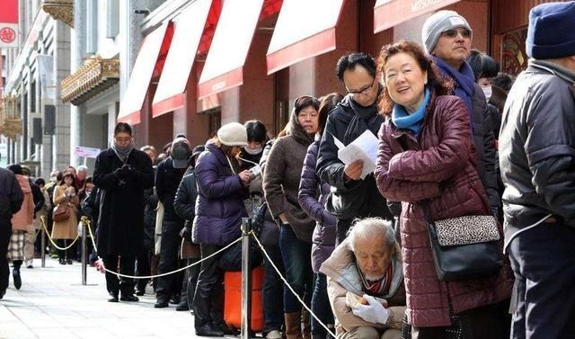 欧洲旅游 旅游时，发现德国一些商店贴出“中文标语”，看清后国民：很尴尬