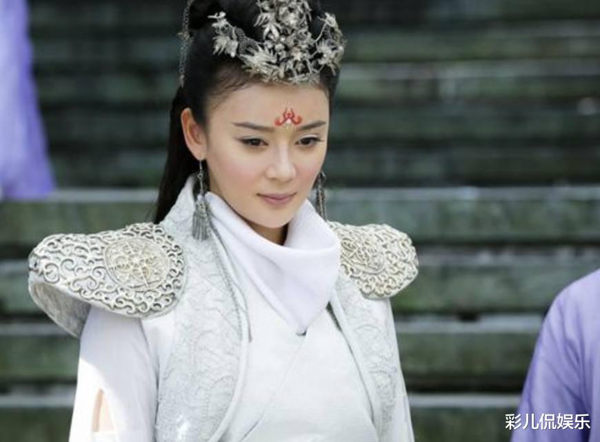 白举纲|女星古装剧中演“圣女”：刘诗诗高贵、唐宁冷艳，唯独她步步生莲