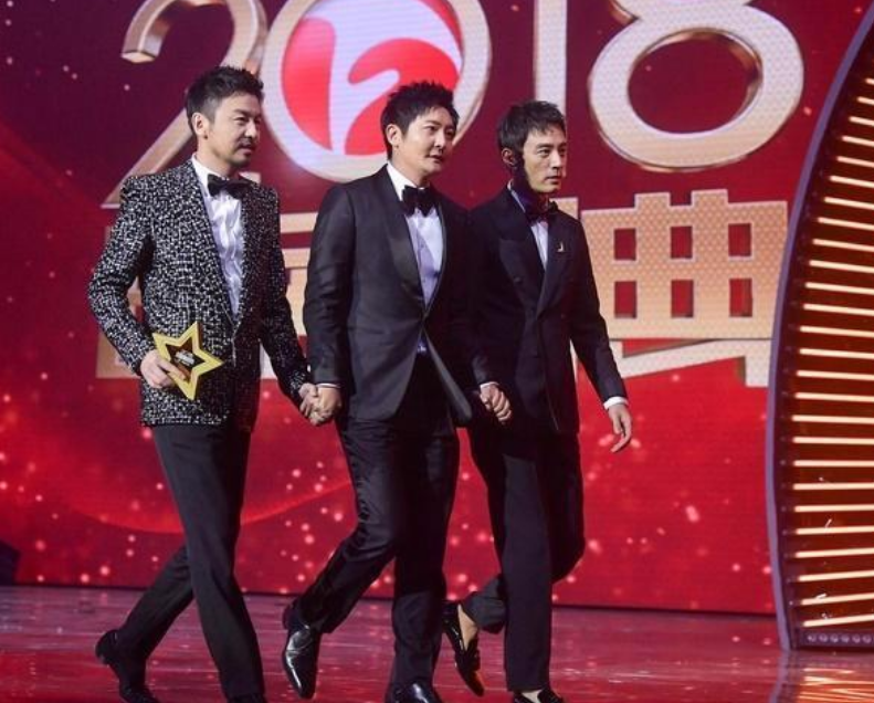 明星|别被他们的脸骗了，这些男明星只是看着矮，其实身高都超过了180