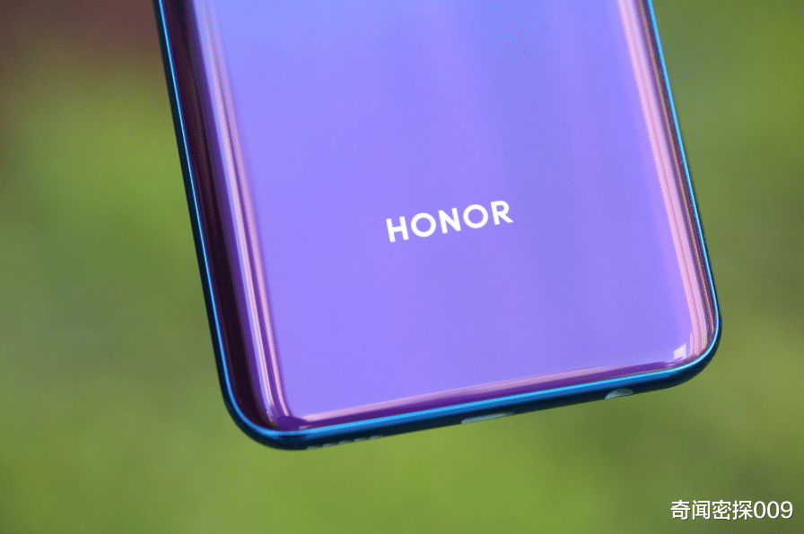 奇闻密探009|华为跌出前五!掉进“美国陷阱”的华为,真的没有退路了吗?