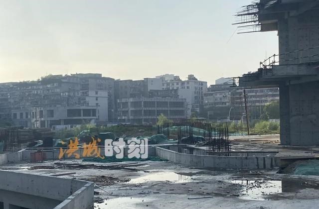 南昌|奇葩！南昌这里竖起来了一个“半成品”建筑！又没动静了..