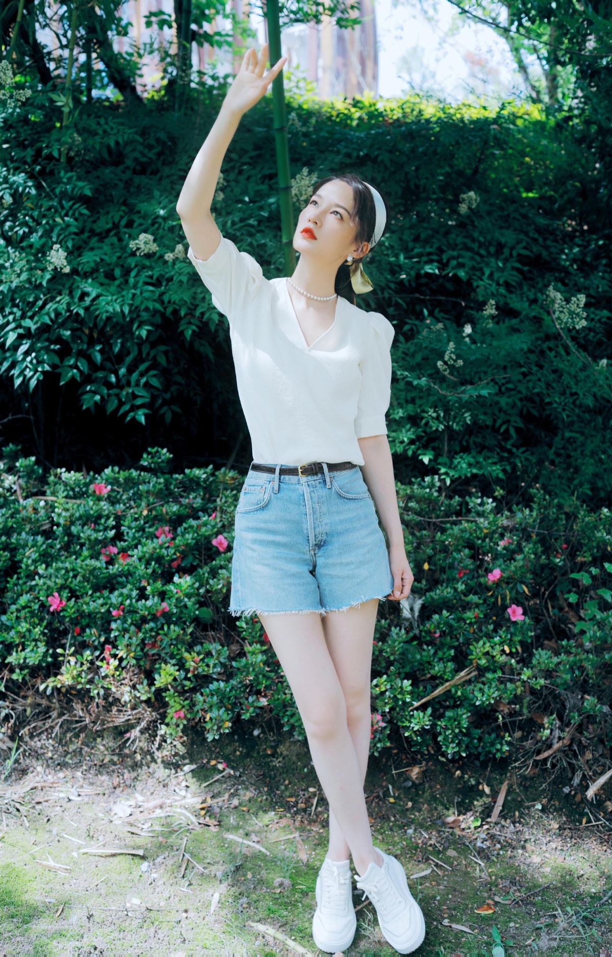 大表姐的时尚圈|李沁大胆又会穿,上衣“短一截”个性十足,这些风格很依赖身材