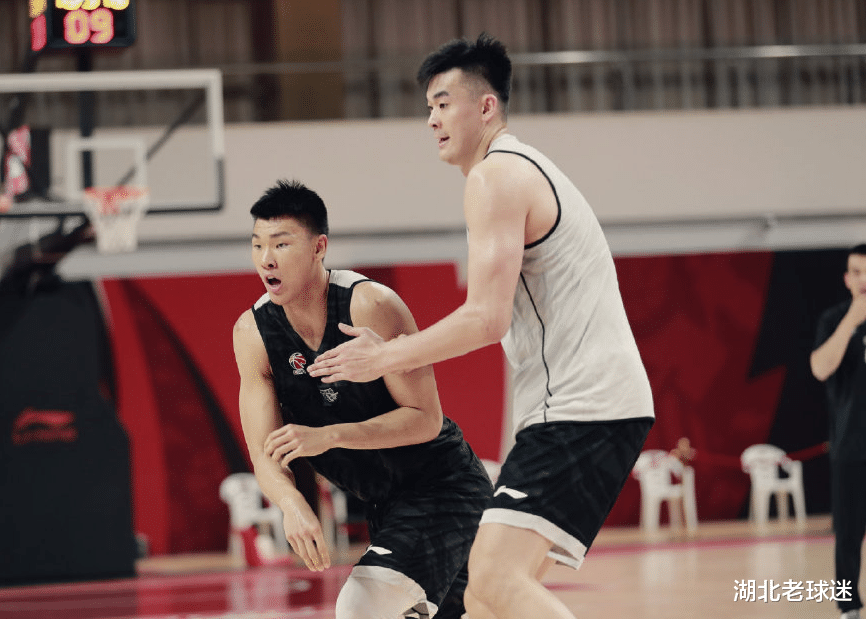 范子铭|新易建联？12岁宏远小将率队获得冠军，亲哥是广东劲敌的主力中锋