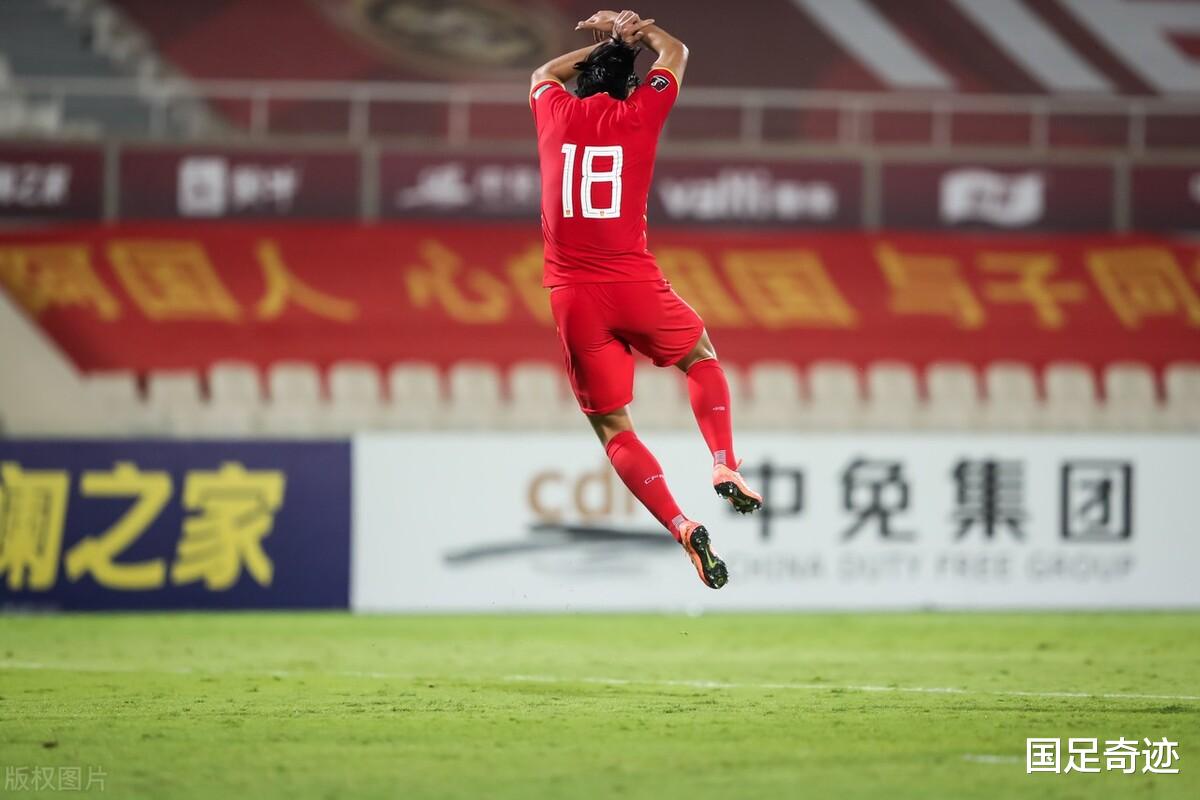 武磊|比小熊更配武磊？24岁国脚成李铁最大收获：1举动再证里皮好眼光