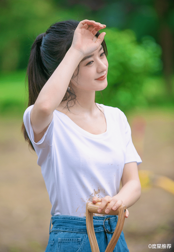 陈坤|赵丽颖当妈后气质大变,穿休闲装不显土气,冯绍峰真会选老婆