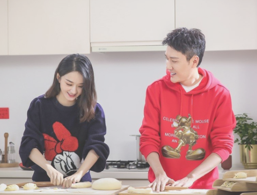 赵丽颖|冯绍峰为什么放弃同居了3年的倪妮，转身娶了赵丽颖？原因很简单