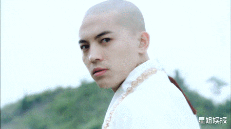 陈思铭|从选秀冠军到童年白月光“无花”，出道17年没火的他，还跟肖战合作过三次