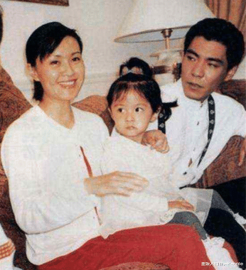 方舒|方舒敢爱敢恨：不顾反对二婚闪嫁小10岁屠洪刚，今单身19年仍洒脱