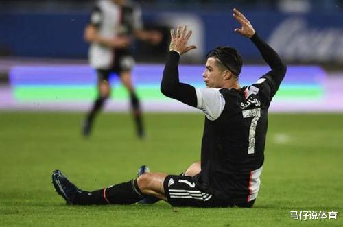 C罗|看完大巴黎对C罗，再看曼联对C罗，还是曼联的诚意更高啊！