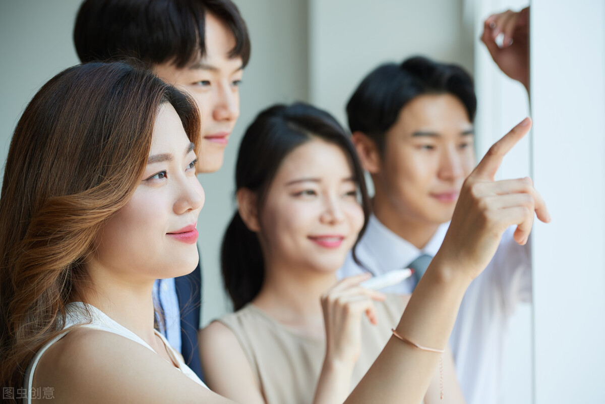 |聪明人都是这么混职场的,难怪你升不上去