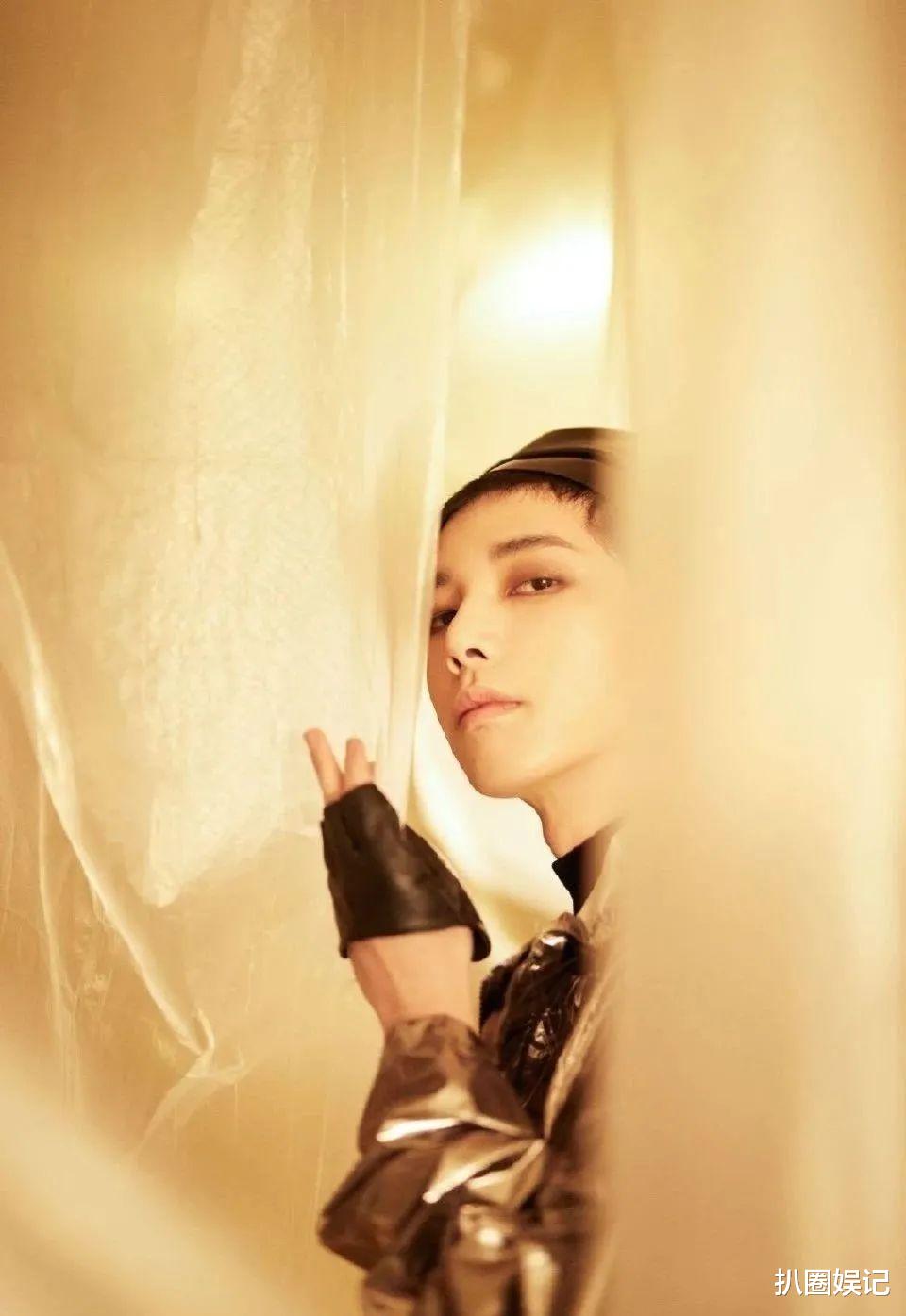 王一博|王一博迎合大众？他努力改变自己的风格，就是为了提升路人缘