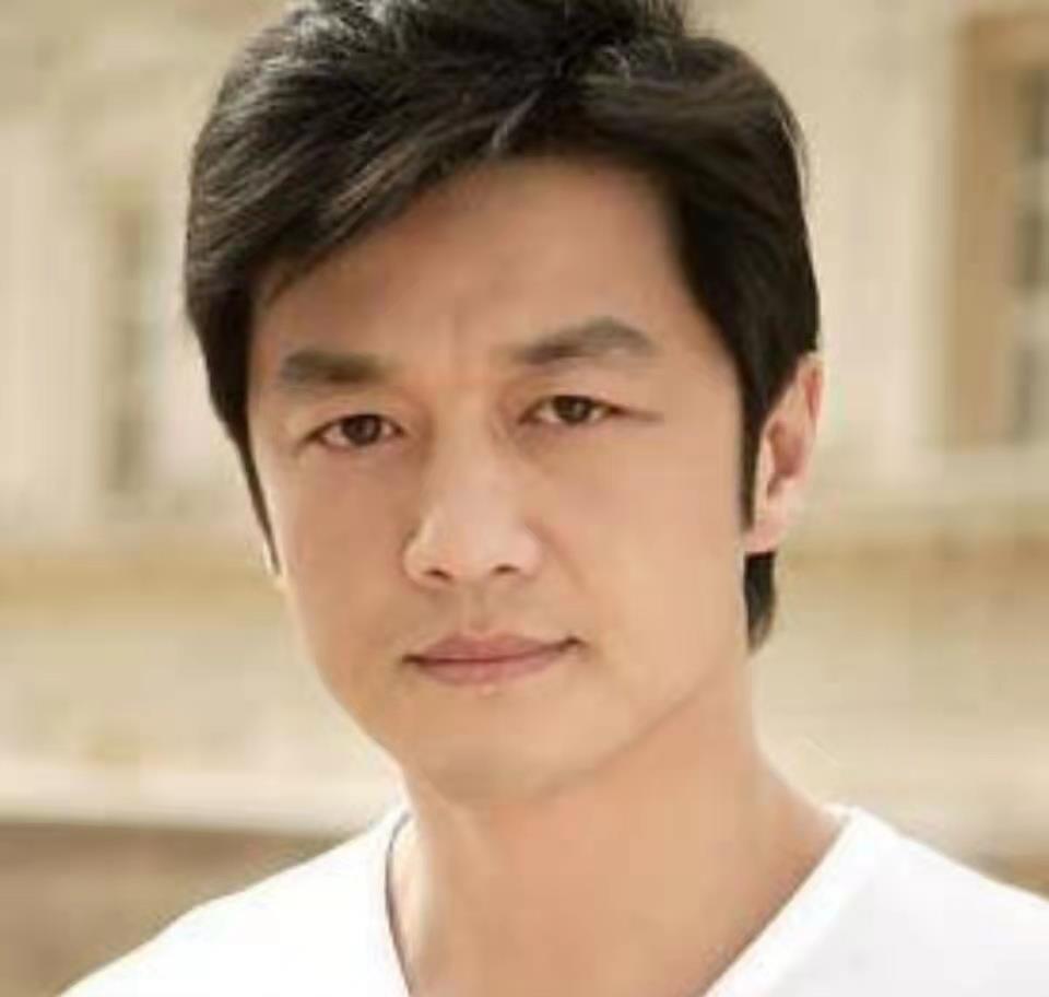 李亚鹏|负债累累还沾花惹草？王菲戳穿李亚鹏真实嘴脸：他早已移民国外!