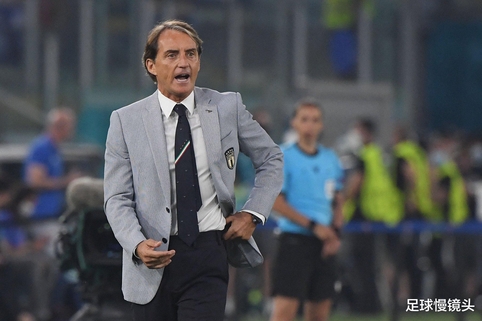 意大利队|伟大的3-0！意大利踢疯了，创4大纪录+63年神迹，打脸黄健翔