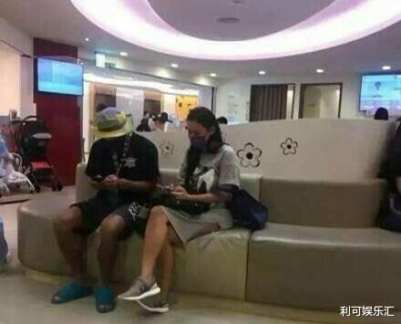 张震岳|张震岳晒3岁儿子照片，发文解释两年没工作原因，在家专心当奶爸