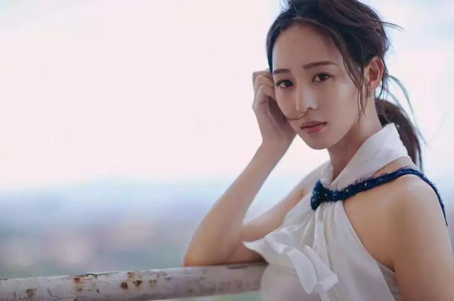 邱泽|许玮甯和邱泽宣布婚讯后，唐嫣张钧甯阮经天三人估计乐翻天