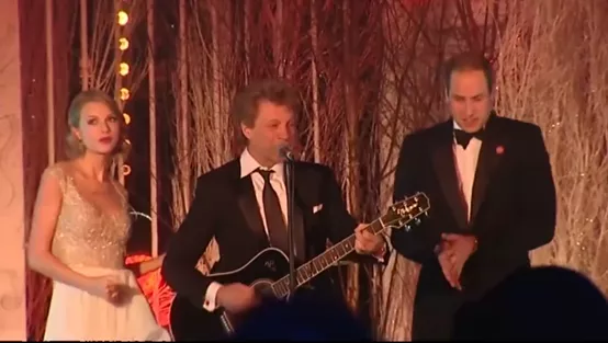 泰勒·斯威夫特|威廉王子：自己在泰勒·斯威夫特面前“像只小狗一样”听话！