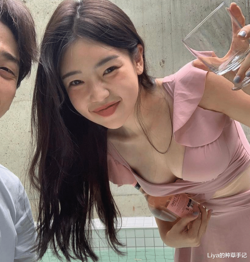 Liya的种草手记|男生到底有多喜欢大胸?