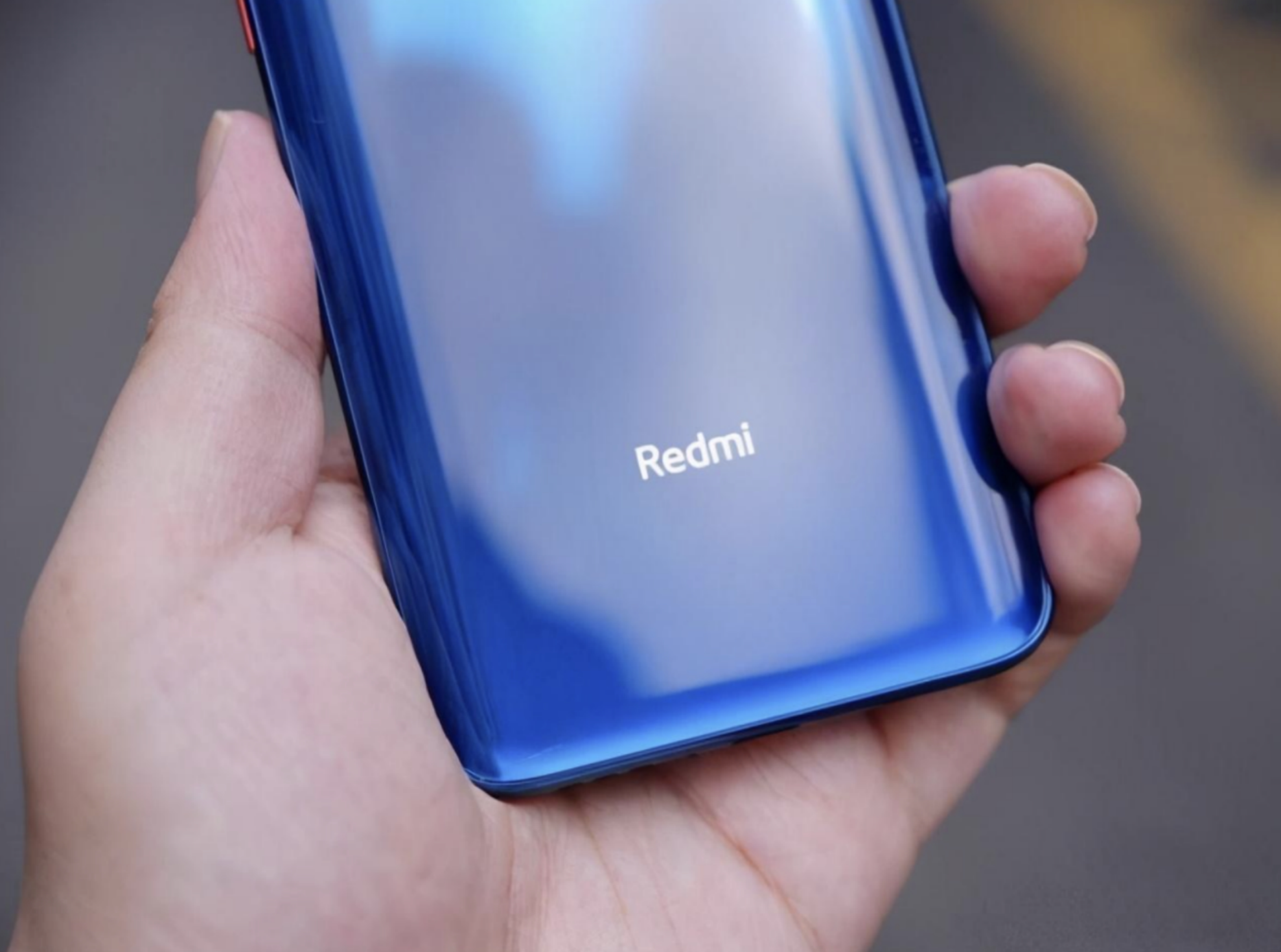 红米手机|30倍变焦+光学防抖+三星屏幕，性价比神机价格松动，跌至1199