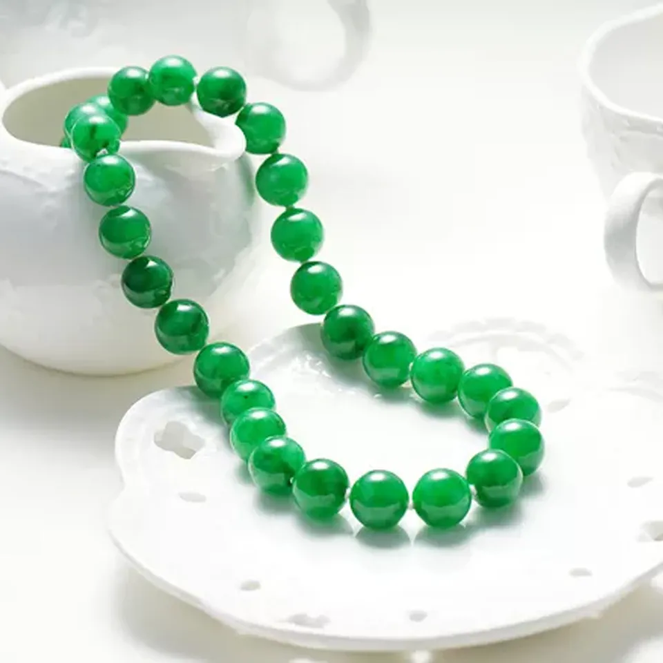 翡翠|玉雕用料的四大讲究，终于知道为什么翡翠珠宝这么贵了！