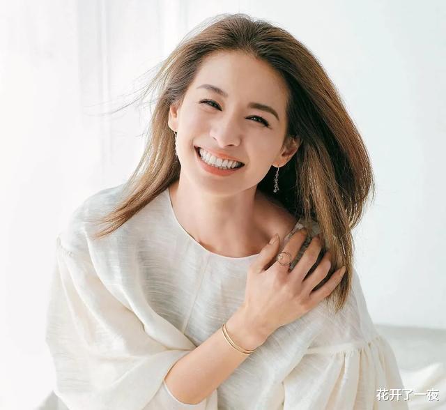 宋慧乔|曾经历离婚患癌，37岁出道成日本顶级模特！她的人生太励志了