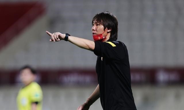 約翰·沃爾|國(guó)足隊(duì)內(nèi)不受李鐵影響，隊(duì)長(zhǎng)吳曦帶隊(duì)，花樣訓(xùn)練找樂子！