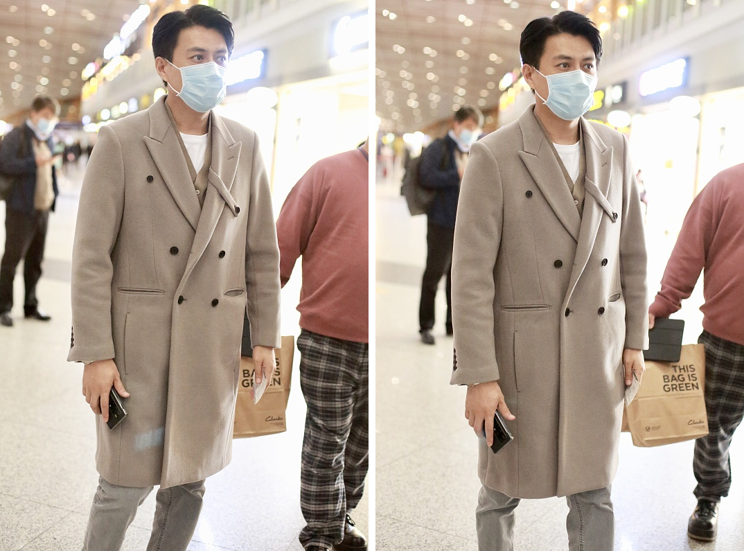 小白爱美搭 “老干部”靳东穿衣太有范，大衣叠穿保暖时尚，成熟稳重真有魅力