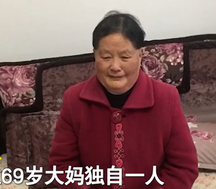 大妈嫌丈夫给自己理发丑,当场气哭离家出走,网友:偶像包袱太重