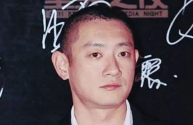 汪雨|在女友葬礼上泣涕涟涟，10年间坚持祭拜，汪雨果真如此痴情吗？