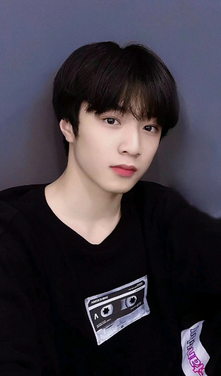 言承旭|刘耀文和妈妈视频体验分娩，亲妈亲弟正面首曝光，确定不进圈吗？