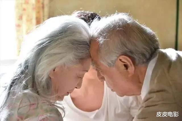 安藤樱|这个叫安藤樱的女演员，戳破了日本老年人的“性”尴尬