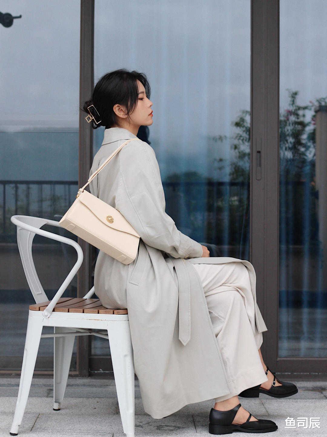 鱼司辰 秋冬买大衣,选这3款更高级洋气,显白衬肤提气质,特别好看