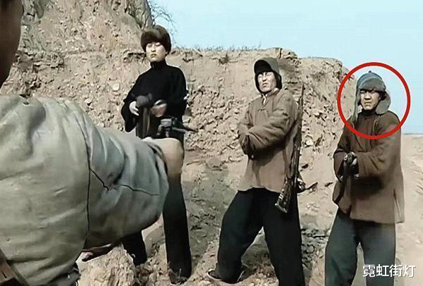 亮剑|《亮剑》奇遇：经费吃紧，导演为省钱找司机救场，不料捧出个红人