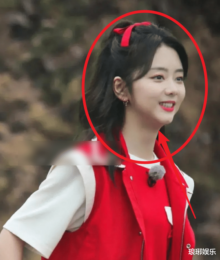 谭松韵|30岁谭松韵做客《跑男9》，和baby同框，娃娃脸的优势一瞧便知