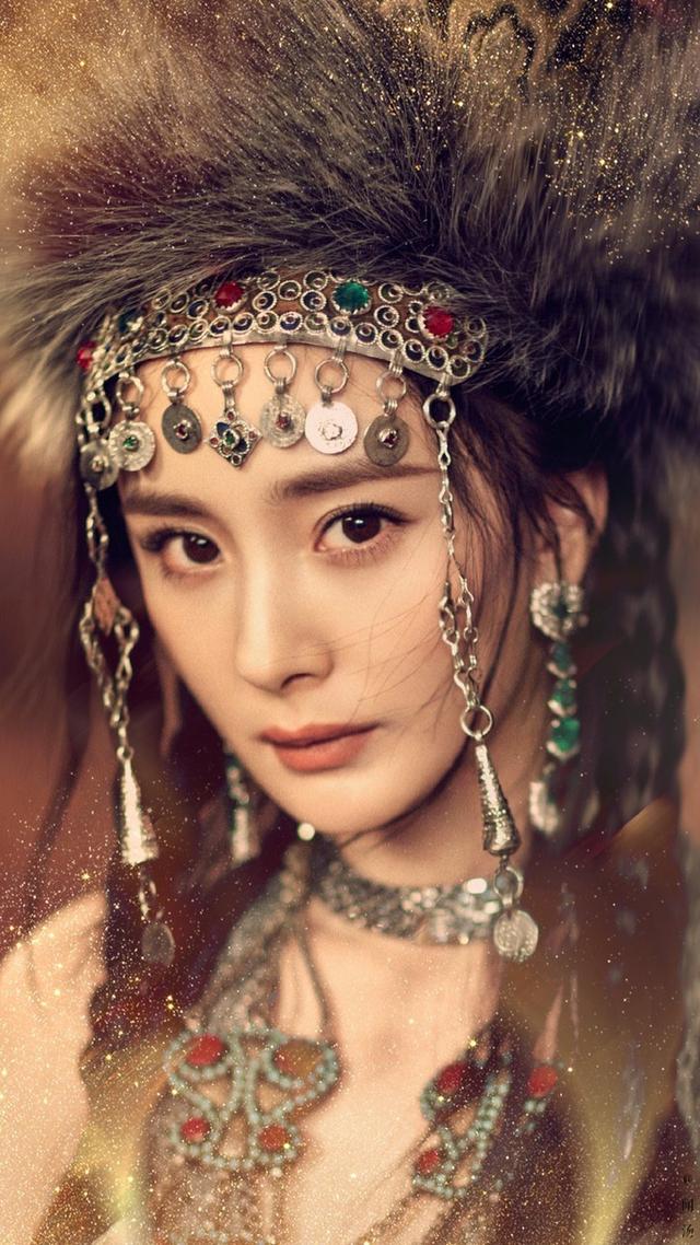 迪丽热巴|异域扮相最美的6位女星，杨幂妩媚，迪丽热巴惊艳，你喜欢谁？