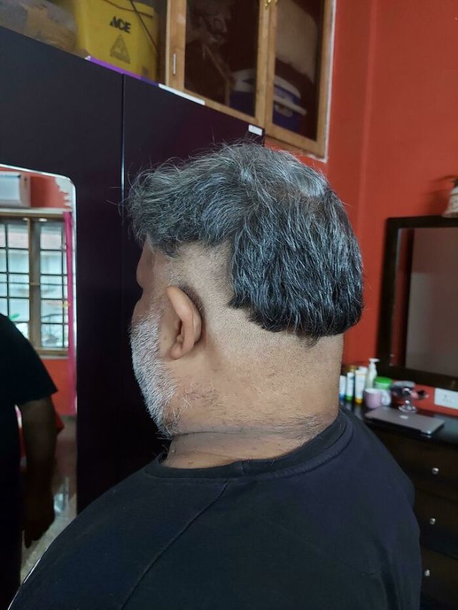 针织衫 有史以来最悲惨的发型你绝对想不到，你们猜托尼老师还在吗？