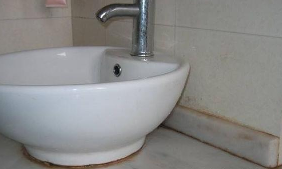 二柒山居|马桶、水槽缝隙发霉,别再更换玻璃胶,教你2招,天天干净如新!