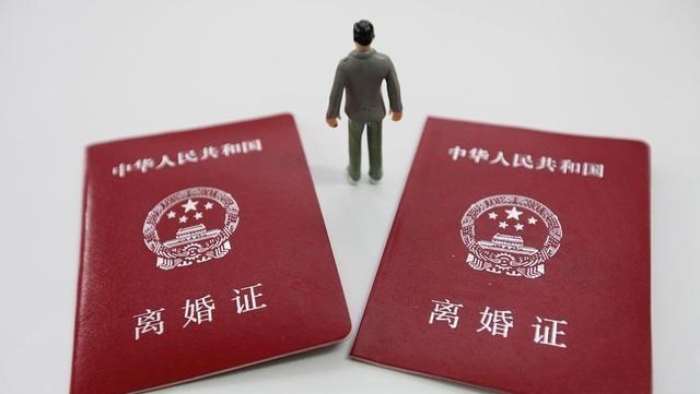 离婚 5年5次提出离婚均被驳回，湖南女子：他强J我妈妈