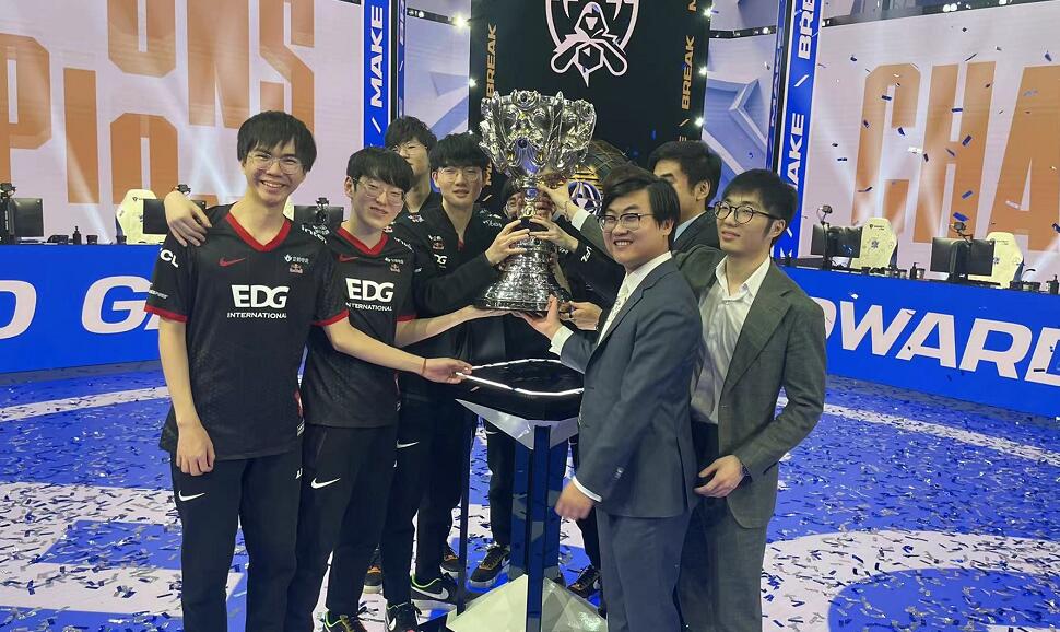 直播平台|英雄联盟S11决赛观赛人数出炉，海外超400万人观看，历史第一！