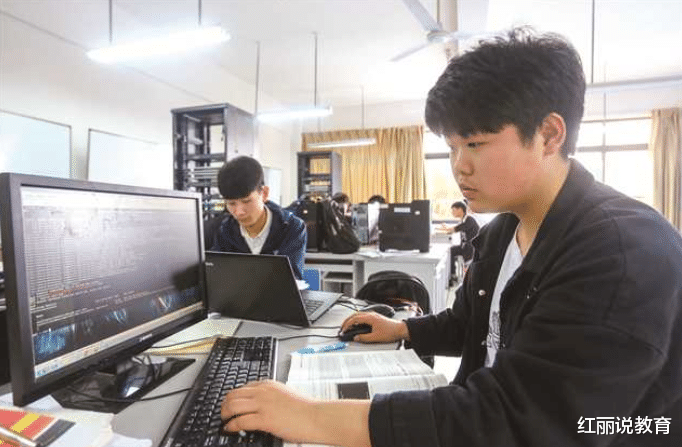 求职|“就业率”已亮红灯的专业，学生毕业即失业，985名校也挽救不了