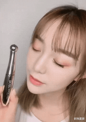 时尚美妆|为何不建议女生“种睫毛”？内行人曝光真实内幕！幸好我没去