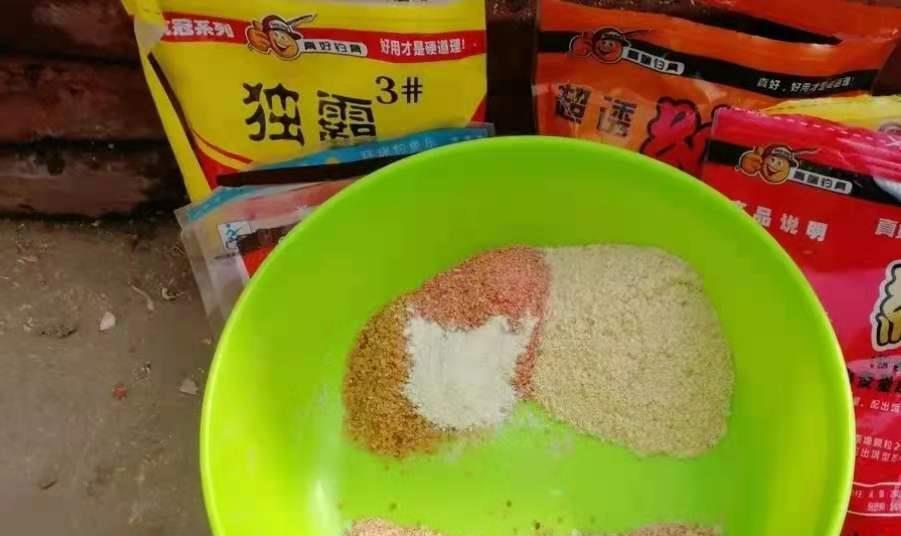 饵料|水里有鱼却不咬钩?老司机直言:都是“给你惯的”,活该空军