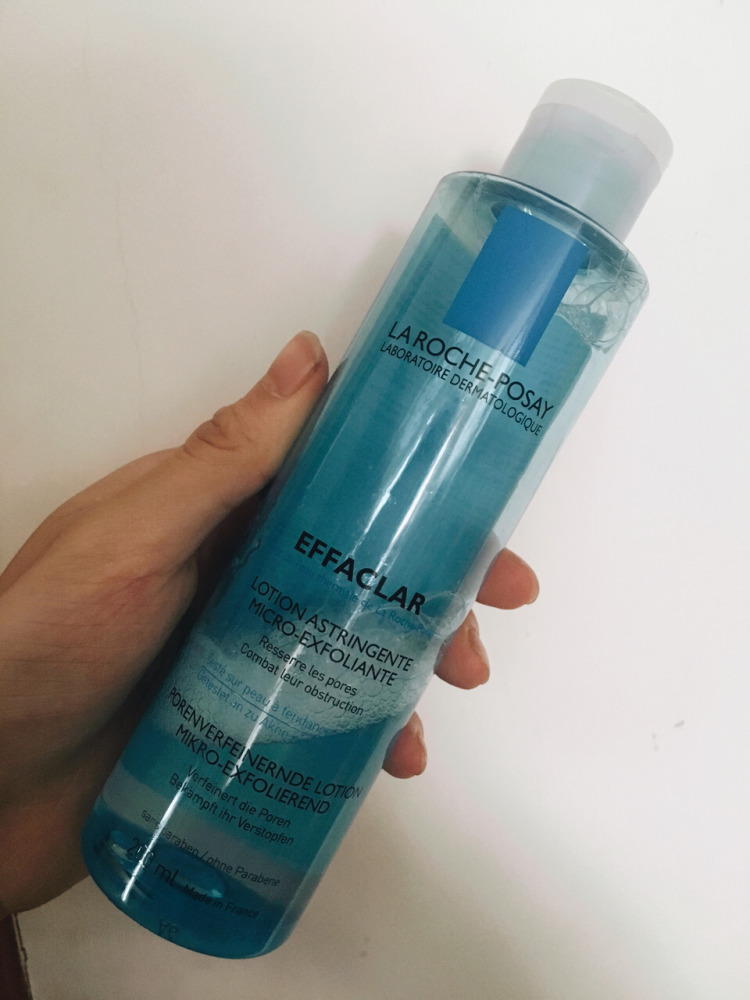 补水 化妆水爽肤水：让补水变得更简单，肌肤清新柔润。