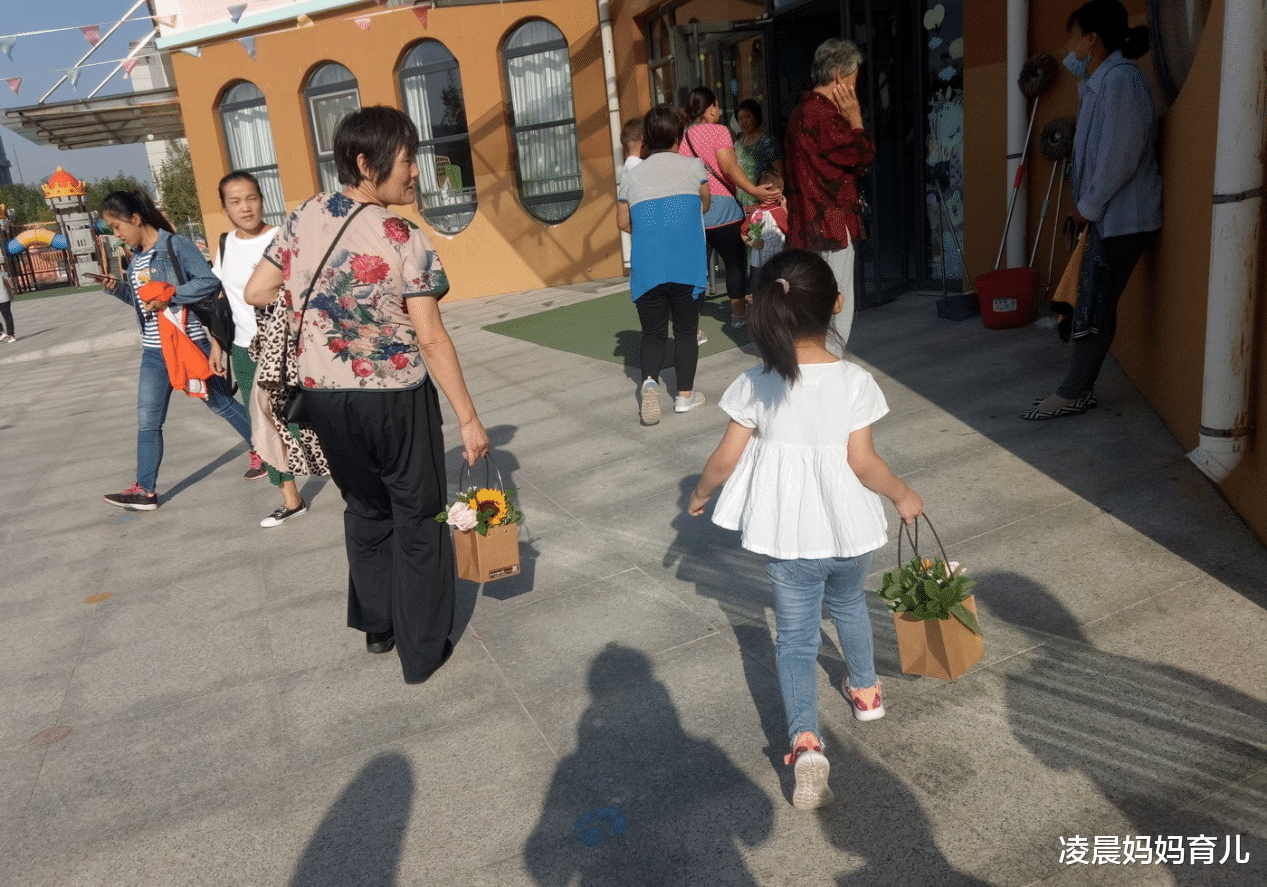 凌晨妈妈育儿|教师节送礼太out!多年资深教师:这才是最好礼物,别送错了