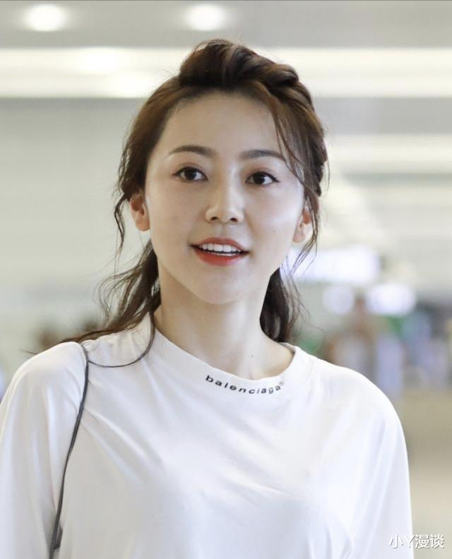 杨幂|杨幂旗下4位美女艺人，前三位都在走下坡路，只有她“青云直上”
