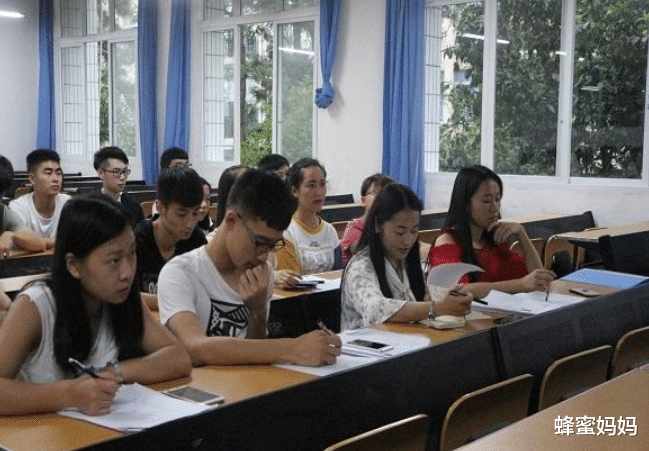 蜂蜜妈妈|大学男生身高多少算矮?学妹说出了真实想法,句句扎心